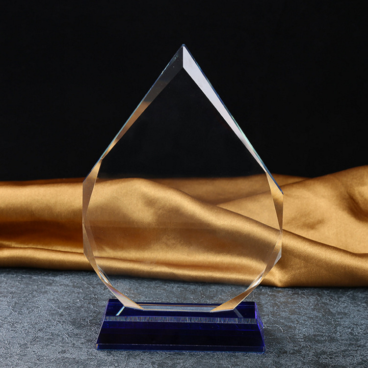 Prilagođeni kristalni trofej-medalja u obliku ledenog brijega za iznimnog zaposlenika — godišnji suvenir nagrade