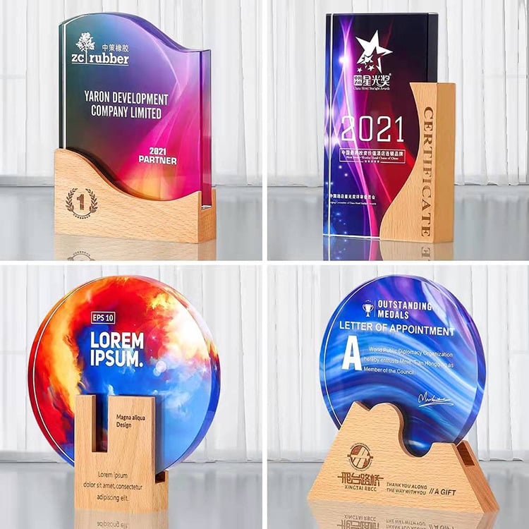 Trofeu de cristal cu medalion din lemn – Distincție pentru angajatul remarcabil, obiect decorativ
