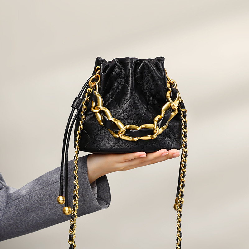 SEAMMER дамска кожена bucket bag, малък размер, затваряне с връзка, вътрешен джоб с цип и ID джоб