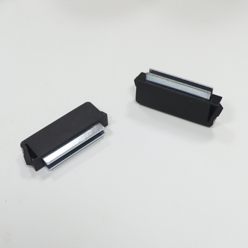 Prindere magnetică ascunsă pentru ușile dulapului cuptorului