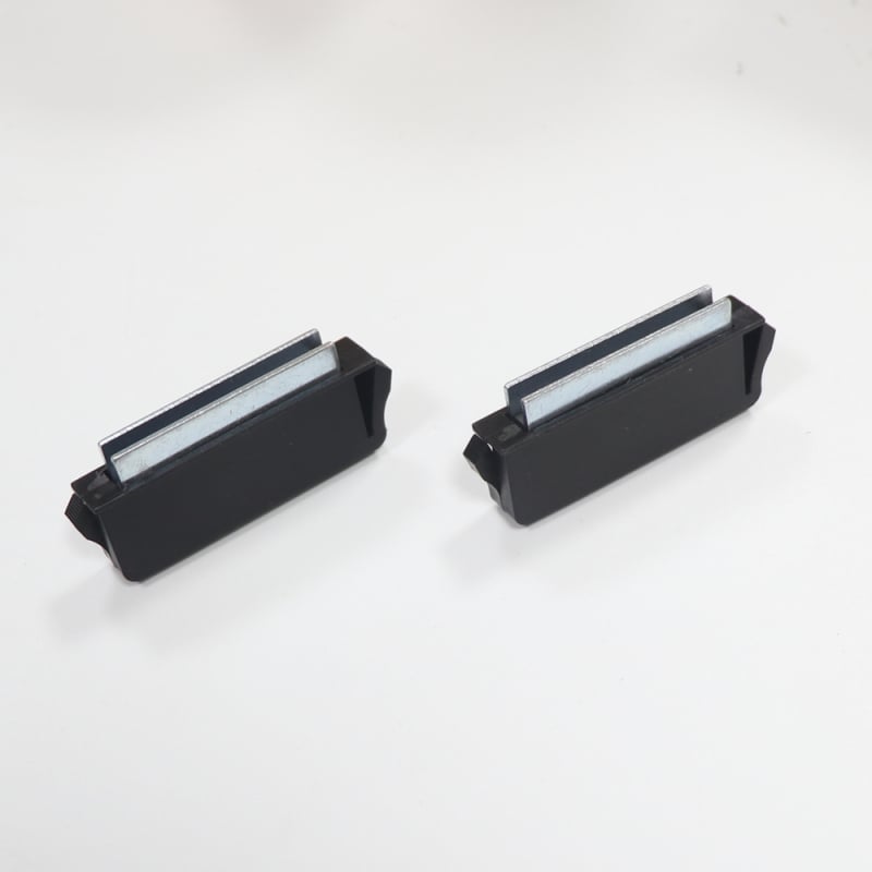 Prindere magnetică ascunsă pentru ușile dulapului cuptorului