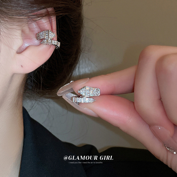 Clipuri pentru urechi în formă de șarpe, C, cu zirconiu – fără piercing, eleganță discretă