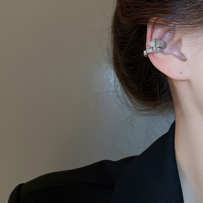 Clipuri pentru urechi în formă de șarpe, C, cu zirconiu – fără piercing, eleganță discretă