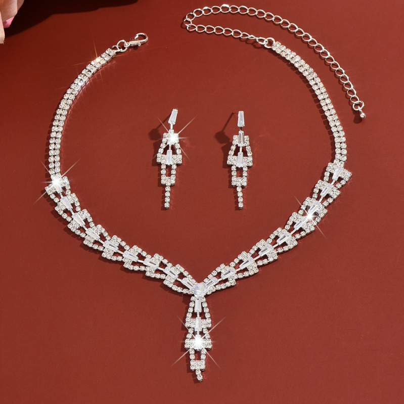Set naušnica i ogrlice sa kristalima, geometrijski resice – elegantan svadbeni nakit