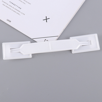Mâner transparent din plastic pentru cutii de băuturi