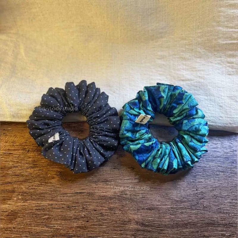 Scrunchie în stil franțuzesc, imprimeu cu buline — elastic de păr elegant pentru coc sau coadă, din material textil