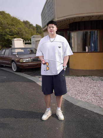 Muška plus-size ljetna T-majica od pamuka, udobnog kroja, jednobojne boje, okrugli izrez, detalj džepa