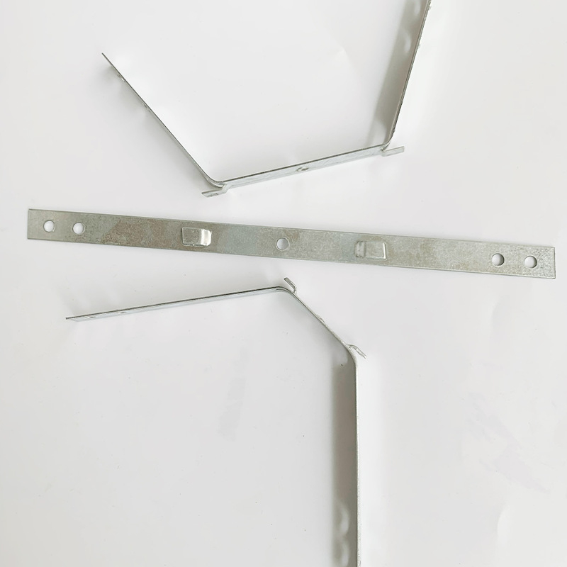 Željezna galvanizirana pločica za pričvršćivanje vrata i prozora, spojna pločica za aluminijske legure, ravna pločica, debljina 0.6–1.5 mm