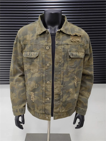 Férfi denim dzseki sivatagi kamuflázzal – retro stílus, szakadt rész, tavasz–ősz, bő szabás, amerikai stílus