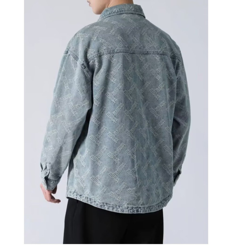 Férfi denim dzseki tavasz–ősz 2025 — laza szabású, paisley mintás galléros dzseki