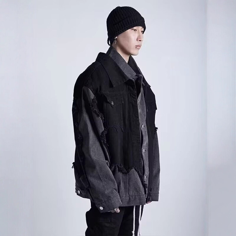 Férfi denim dzseki retro utcai stílusban, aszimmetrikus panelekkel, designer vibe, inspirált amerikai workwear