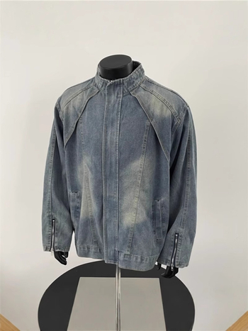 Férfi motoros denim dzseki, lazább szabás, álló gallér, tavasz-ősz, amerikai munkaruha-stílus, kopott hatás, hétköznapi külső