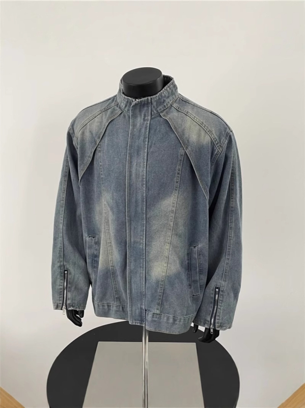 Férfi motoros denim dzseki, lazább szabás, álló gallér, tavasz-ősz, amerikai munkaruha-stílus, kopott hatás, hétköznapi külső