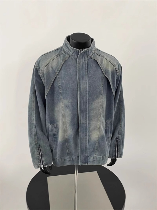 Férfi motoros denim dzseki, lazább szabás, álló gallér, tavasz-ősz, amerikai munkaruha-stílus, kopott hatás, hétköznapi külső