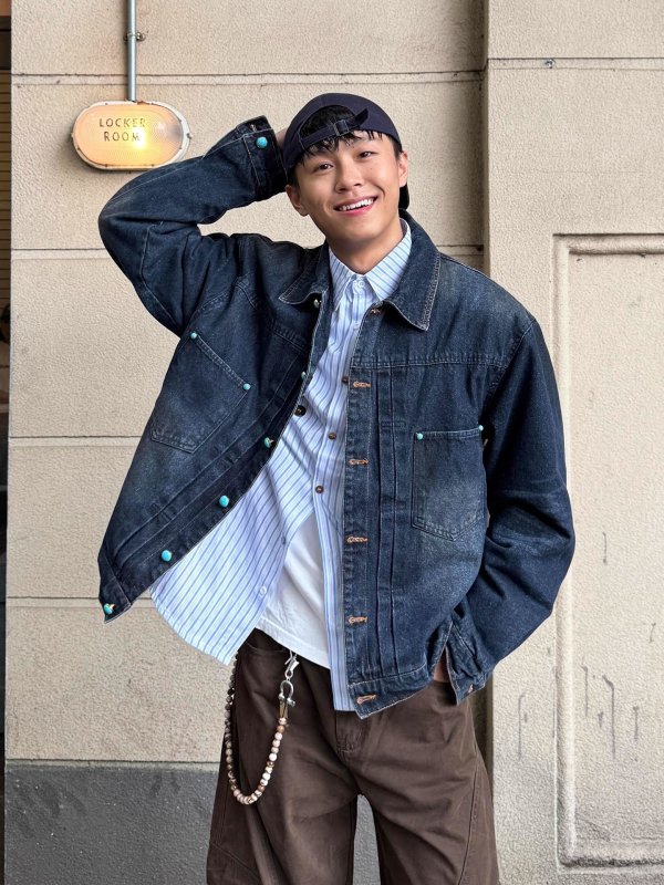 Washed vintage denim dzseki férfiaknak, tavasz–ősz, kreatív, menő retro külsőruha, prémium érzet