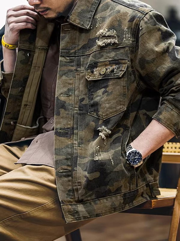 Férfi sivatagi kamuflázzal ellátott denim dzseki, retro szabás, szakadt részletekkel, bő vágás, tavasz–ősz, nagy méret, amerikai stílus