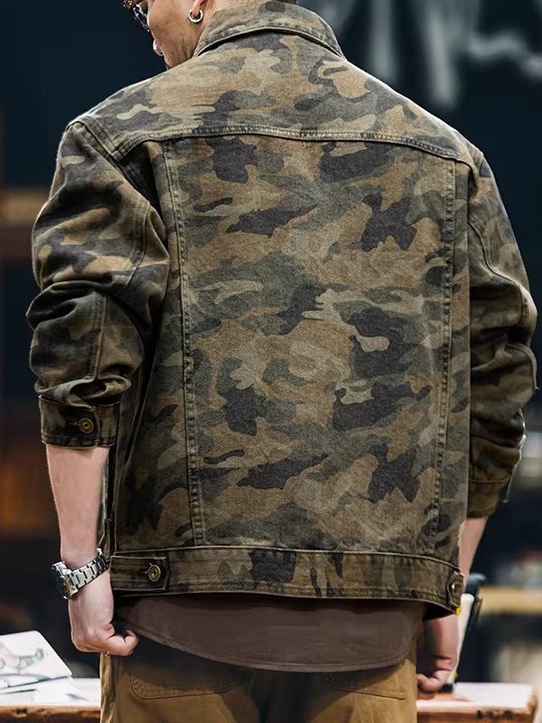 Férfi sivatagi kamuflázzal ellátott denim dzseki, retro szabás, szakadt részletekkel, bő vágás, tavasz–ősz, nagy méret, amerikai stílus