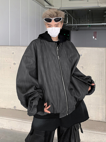 Őszi amerikai retro textúrájú PU-bőr kabát, kettő résznek látszó dizájn, lazán szabott, streetwear-stílus