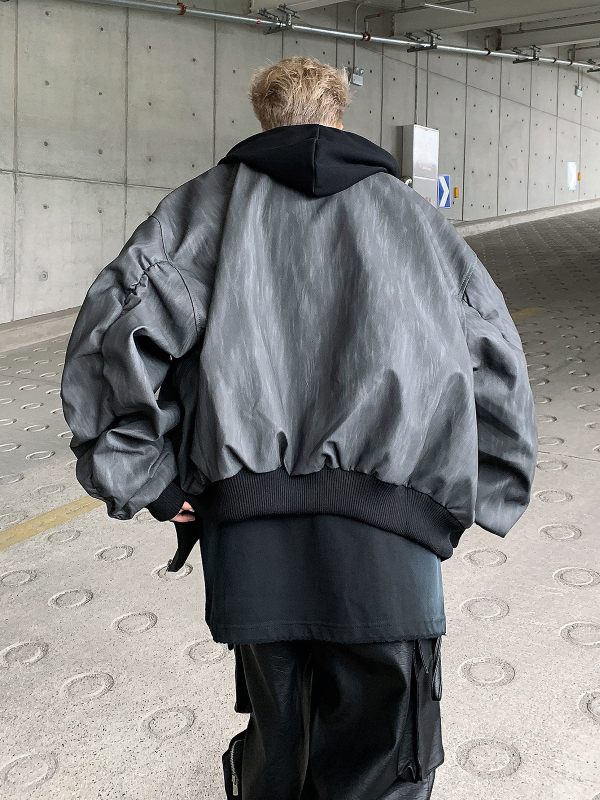Őszi amerikai retro textúrájú PU-bőr kabát, kettő résznek látszó dizájn, lazán szabott, streetwear-stílus