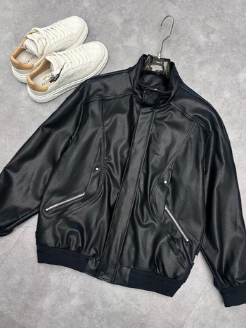 Gentlemen thirteen PU kožna jakna – stojeći ovratnik, labav kroj, jesensko-zimski casual motociklistički stil za muškarce