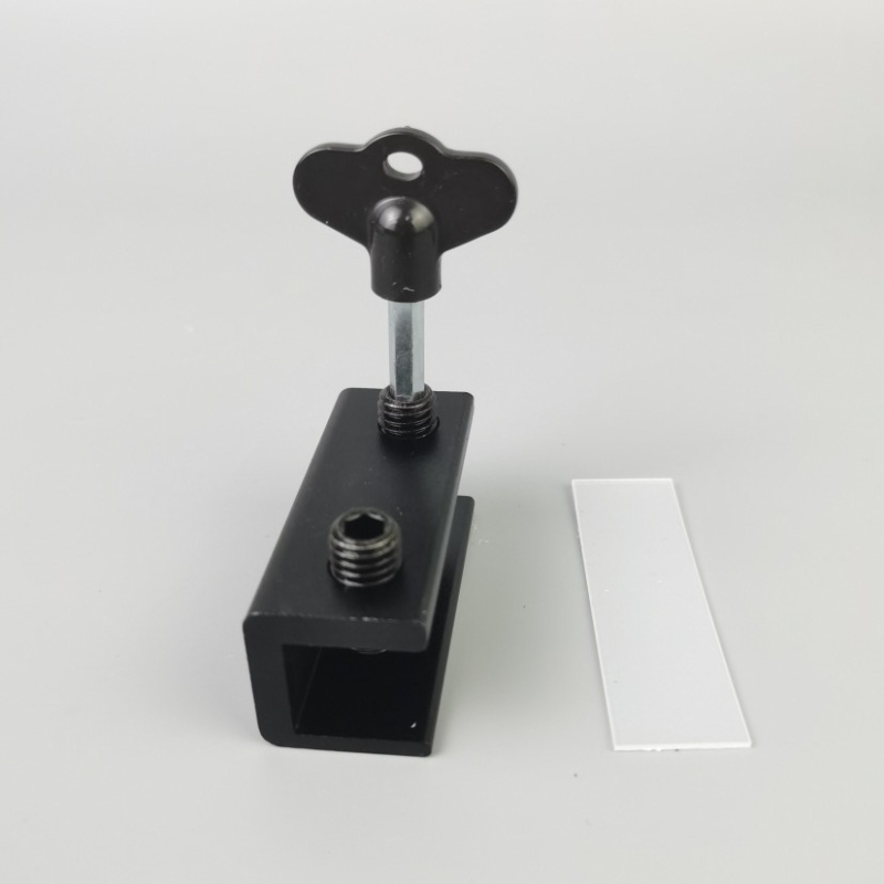 Brava za prozor od aluminijske legure s zaustavljačem, crni završetak, model 08, dječja sigurnost