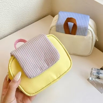 Najlon quilted torbica za skladištenje s kapom i kopčom, mnogostruki pretinci, velika zapremina – putni organizator za šminku