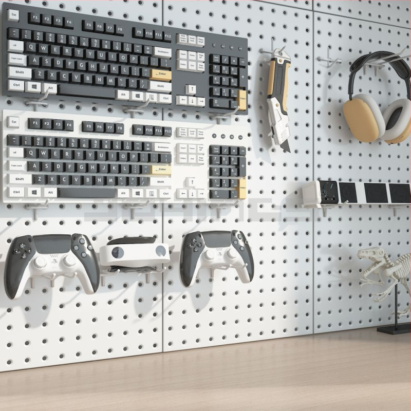 Perforovaný panel z uhlíkovej ocele s úchytmi na skladovanie — DIY nástenné doplnky do herne