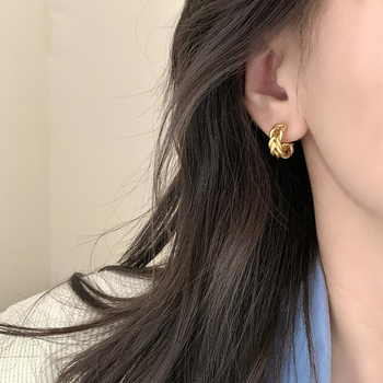 Matirane zavijene naušnice za žene, minimalistički dizajn, elegantan luksuzan stil
