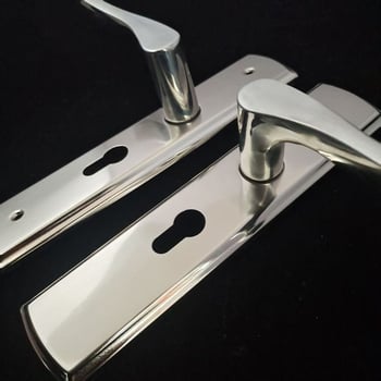 Unutarnja kvaka za vrata od aluminijske legure 1668A, duljina 220 mm, kvaka s 17 otvorima