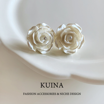 Naušnice od S925 srebra, bijela kamelija, za žene, francuski stil, lagani luksuz, elegantne, nišne i jedinstvene