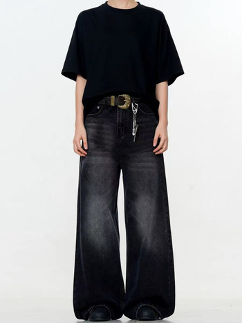 Amerikai stílusú farmernadrág férfiaknak, egyenes szár, vintage mosott és distressed részletekkel, fekete