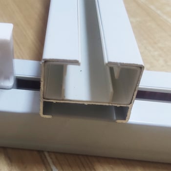 Tiha šina za električne zavjese s 82 završne kapice i kutijom prijenosa šine