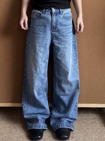 Amerikai stílusú nehéz farmer Indigo, vintage mosás, distressed, A-vonalú laza szabás, egyenes szár, férfiaknak