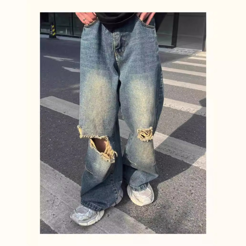 Muške poderane traperice, gradski stil, ravni kroj, denim, proljeće 2024
