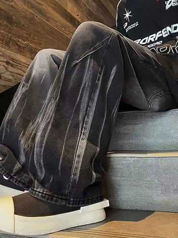 Amerikai stílusú retro denim nadrág, tie-dye gradációval, széles fazon, lazán szabott, férfiaknak