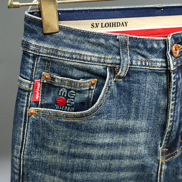 Férfi farmernadrág denimből, hímzéssel és nyomtatott mintával, slim fit, őszi mindennapi viselet