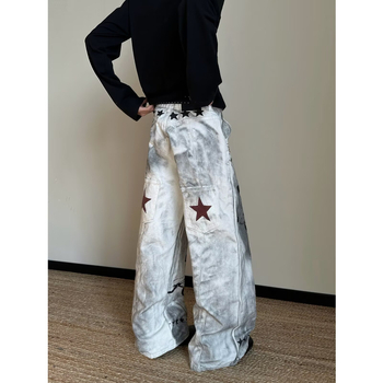 Férfiaknak készült vintage kék farmer grafitis mintával, laza szabású, egyenes szárú, hosszú nadrág