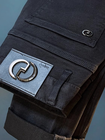 Márka nélküli fekete férfi farmernadrágok — slim fit, egyenes szárú, mindennapi pamutnadrág, őszi 2025