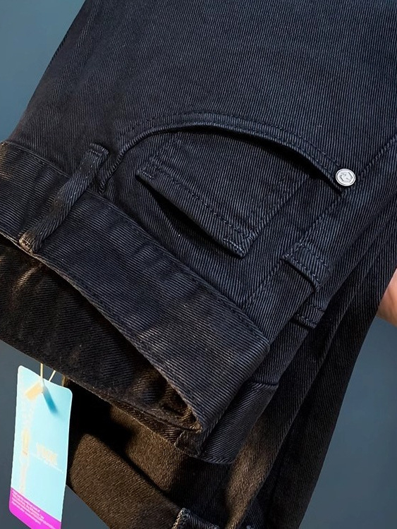 Márka nélküli fekete férfi farmernadrágok — slim fit, egyenes szárú, mindennapi pamutnadrág, őszi 2025