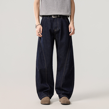 2026 tavasz – férfiaknak készült High Street nyers denim farmer, ívelt penge dizájn, vintage mosás, lazább casual szabás