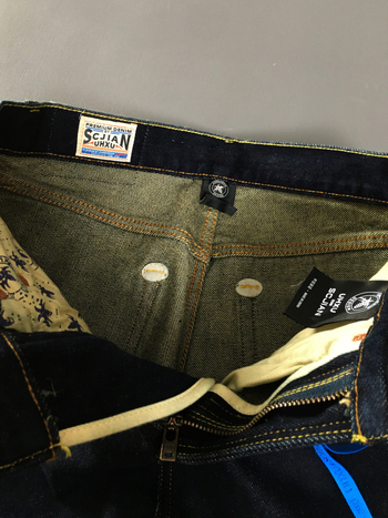 Muške traperice u prirodnoj boji, kolekcija 2025 jesen-zima, ležerni ravno krojenje, teški denim, casual retro stil
