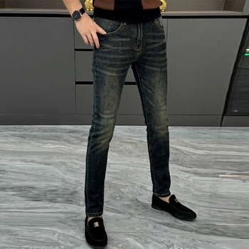 Férfiaknak európai stílusú farmernadrág, slim fit, mosott denim, keskeny szárú, őszi-téli divat