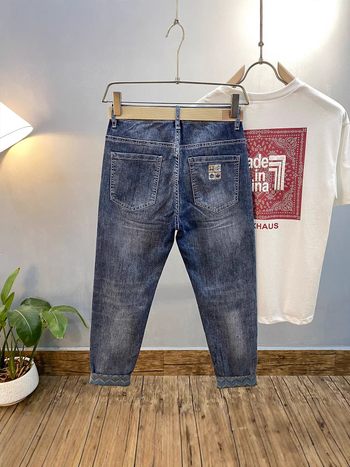 Férfi denim nadrág, tavasz-nyár 2026, mintás, elasztikus, hímzett, karcsú szabású, egyenes szár, ősz-télre