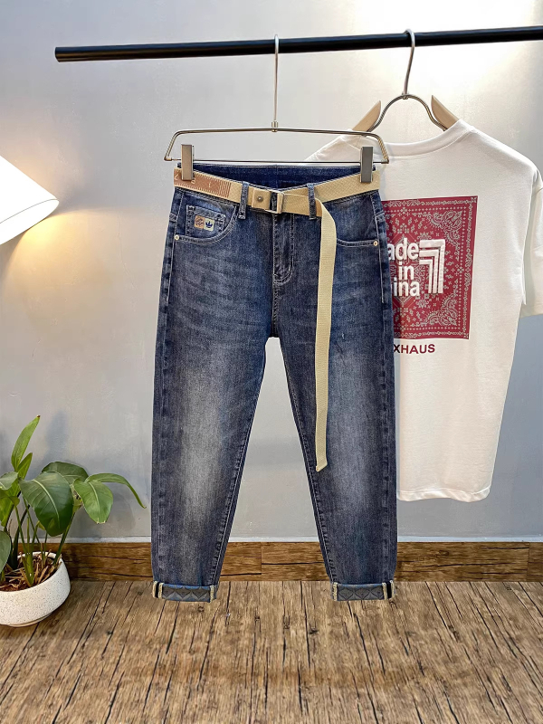 Férfi denim nadrág, tavasz-nyár 2026, mintás, elasztikus, hímzett, karcsú szabású, egyenes szár, ősz-télre