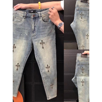 Denim nadrág, slim fit, hímzéssel, egyenes szabású, cropped hosszúság, férfiaknak