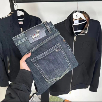 Férfi elasztikus denimnadrág fém jelvénnyel – retro slim-fit, egyenes szár