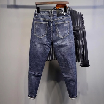 Muške traperice od plavog denima, ravni kroj, slim fit, svakodnevno nošenje