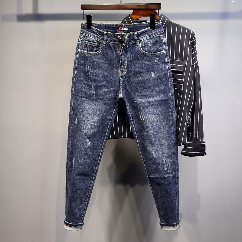 Muške traperice od plavog denima, ravni kroj, slim fit, svakodnevno nošenje