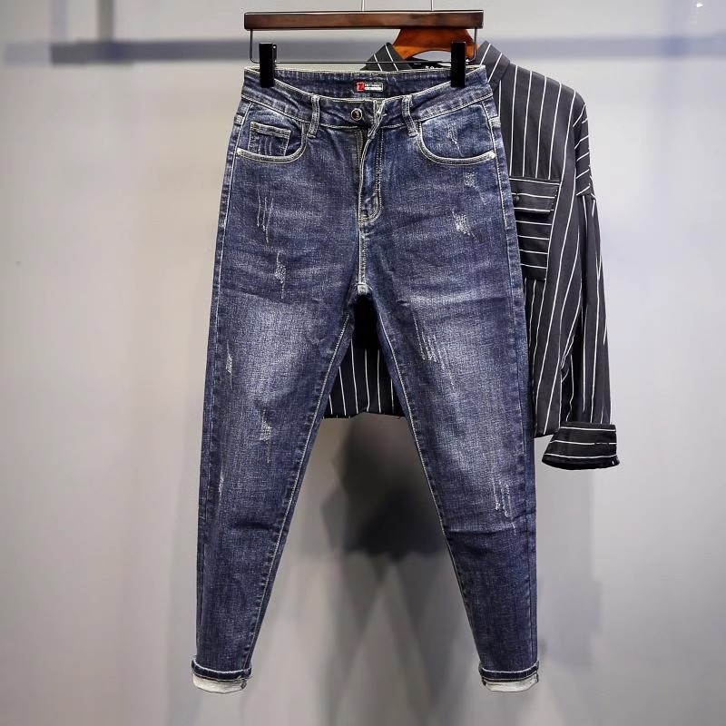 Muške traperice od plavog denima, ravni kroj, slim fit, svakodnevno nošenje
