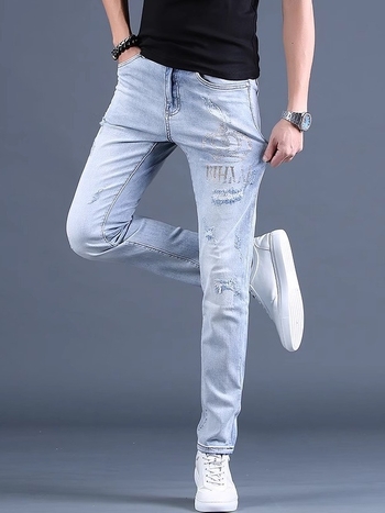 Rugalmas férfi farmernadrág, slim-fit szabás, egyenes láb, koreai stílus, strasszos mintázat, mindennapi viselet